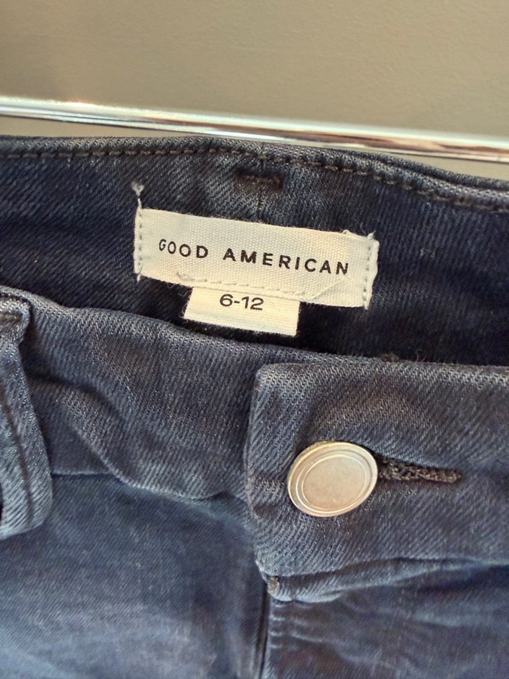 NWOT GOOD AMERICAN Always Fits Classic High-Rise Skinny Jeans in Dark Indigo - Picture 3 of 4